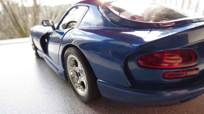 Illustration for article titled 1996 Dodge Viper SR27 - Tale of a Snake (1/18 Scale Bburago)